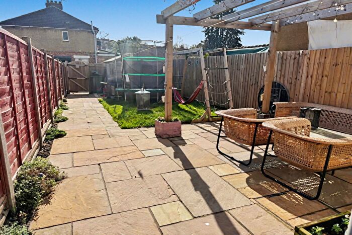 3 Bedroom Terraced House For Sale In Kingshill Road, Kingshill, Swindon, SN1