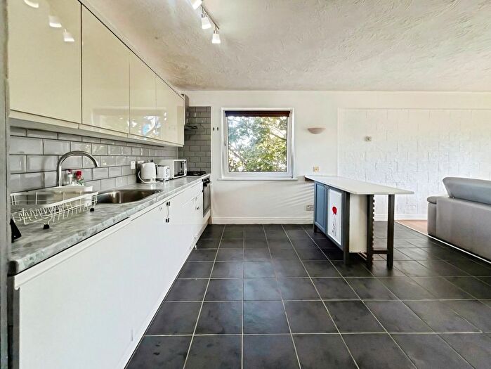 2 Bedroom Property To Rent In Wheatlands, Hounslow, TW5
