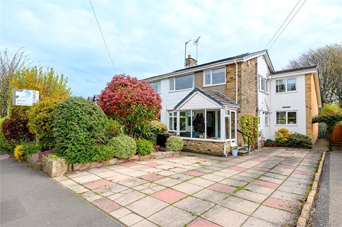 5 Bedroom Semi Detached House For Sale In Deighton Road, Wetherby, LS22