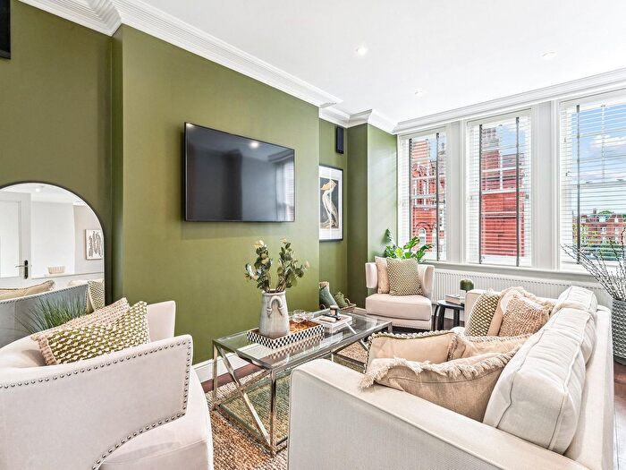 3 Bedroom Flat To Rent In Hamlet Gardens, King Street, W6