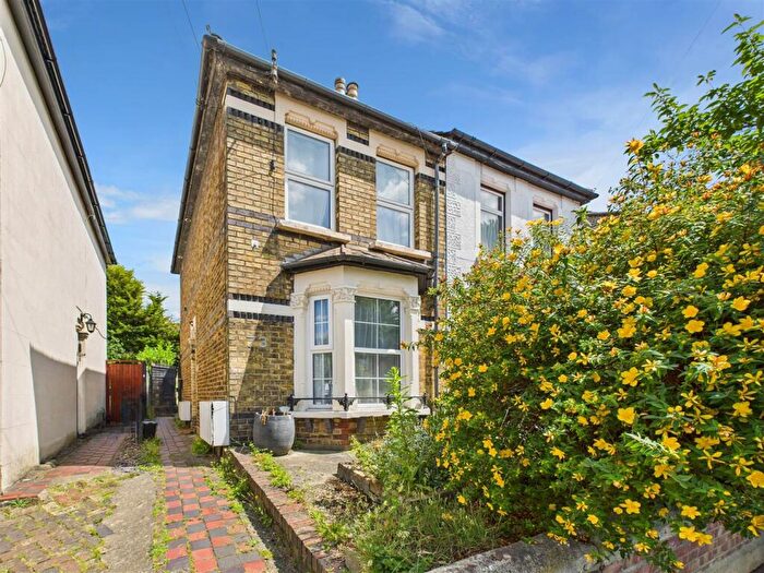 1 Bedroom Maisonette To Rent In Chelsham Road, South Croydon, CR2