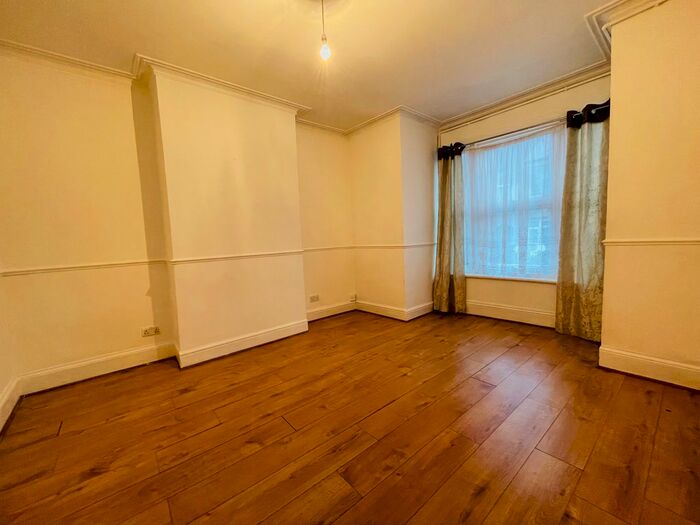 2 Bedroom Maisonette To Rent In Kettering Street, Tooting/Streatham, SW16