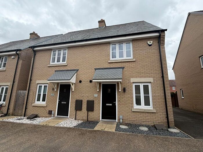 2 Bedroom Property To Rent In Rutherford Way, Biggleswade, SG18