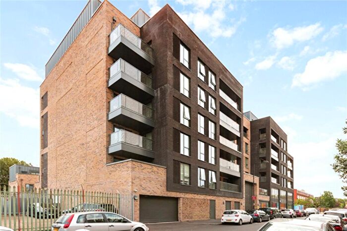 1 Bedroom Apartment To Rent In Pomeroy Street, London, SE14