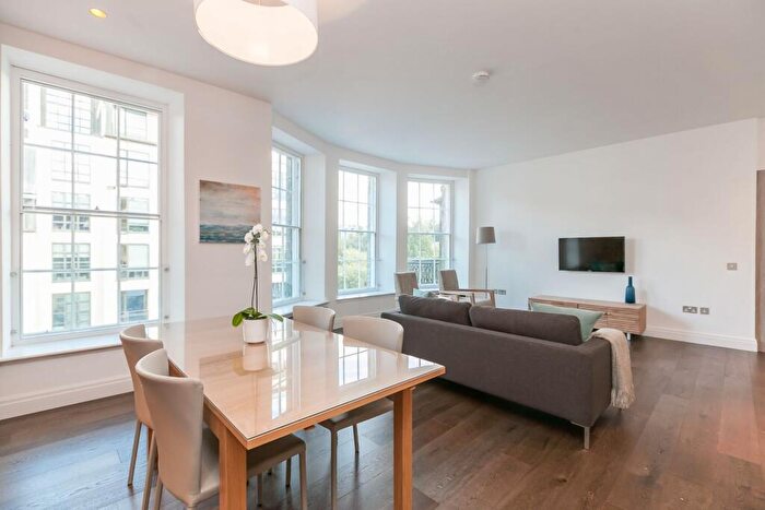 2 Bedroom Flat For Sale In / Castle Street, New Town, Edinburgh, EH2