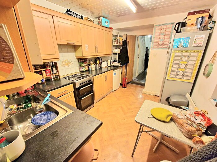 5 Bedroom Semi-Detached House To Rent In Bamford Road, Didsbury, Manchester, M20