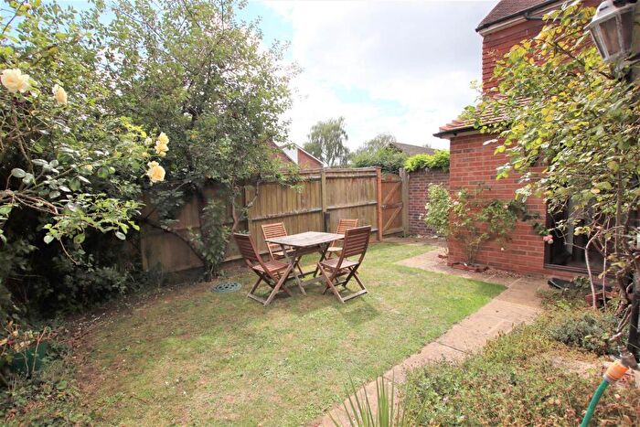 2 Bedroom Cottage To Rent In Walton Lane, Bosham, PO18