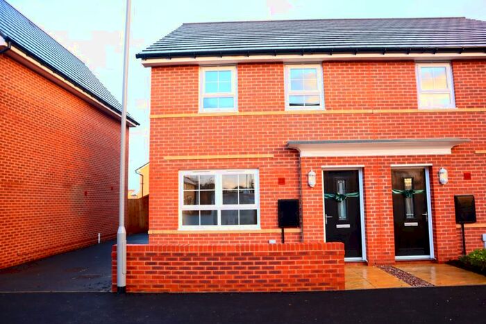 3 Bedroom Semi-Detached House To Rent In Robinson Crescent, Eagle Farm South, MK17