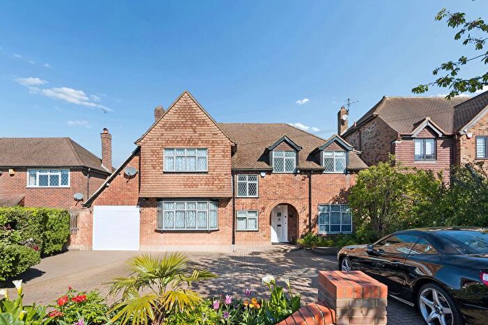 4 Bedroom Detached House For Sale In Bishops Avenue, Northwood, HA6
