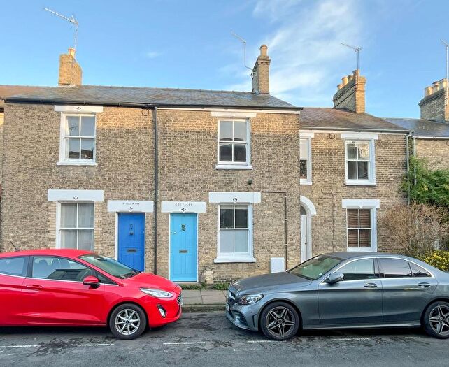 2 Bedroom Terraced House For Sale In Searle Street, Cambridge, CB4