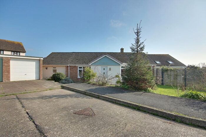 4 Bedroom Detached Bungalow To Rent In Southlea, Braunton, EX33