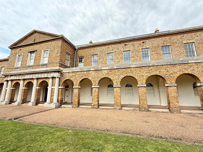 3 Bedroom Flat For Sale In Royal Naval Hospital, Great Yarmouth, NR30