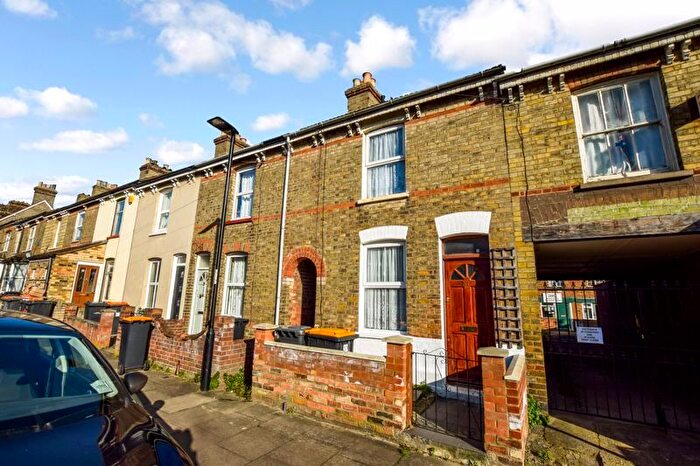 3 Bedroom Terraced House To Rent In Garfield Street, Bedford, MK41