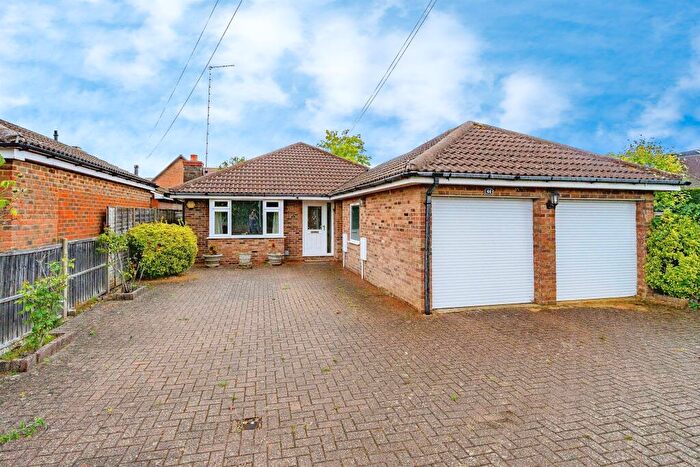 3 Bedroom Detached Bungalow For Sale In Oaklands Lane, Smallford, St. Albans, AL4