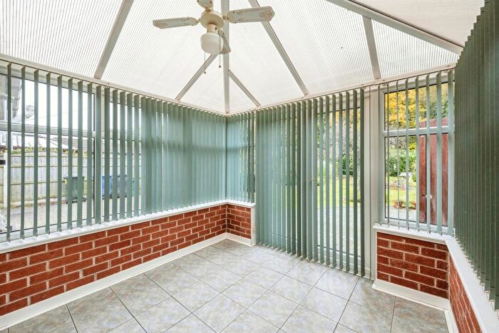 2 Bedroom Detached Bungalow For Sale In Mill Lane, Warmsworth, Doncaster, DN4
