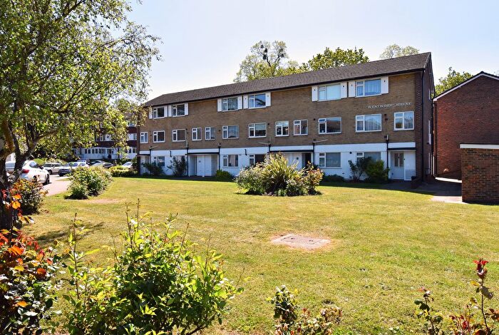 2 Bedroom Flat For Sale In Abbey Park, Beckenham, BR3