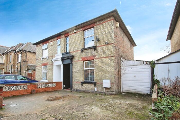 4 Bedroom Semi Detached House To Rent In New Road, Hillingdon, UB8