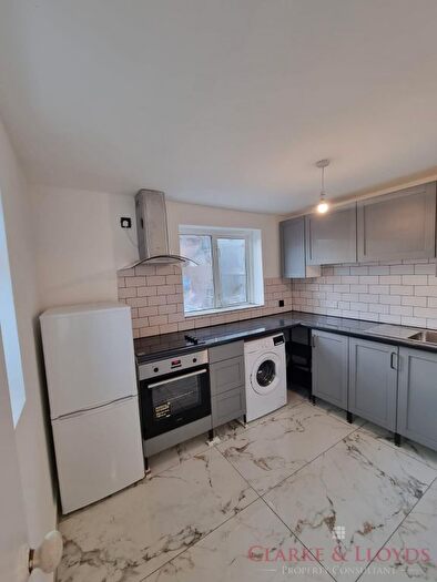 3 Bedroom Detached House To Rent In Albert Terrace, Buckhurst Hill, IG9
