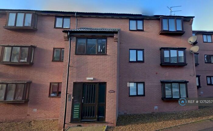 2 Bedroom Flat To Rent In Strode Road, Wellingborough, NN8