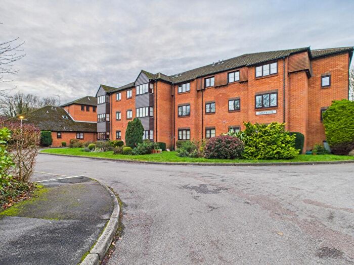 1 Bedroom Flat For Sale In Oakfields, Lychpit, Basingstoke, RG24