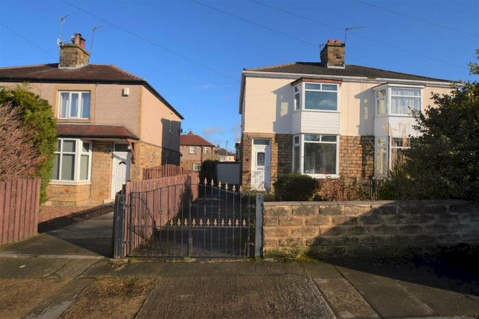 2 Bedroom Semi-Detached House To Rent In Glenholme, Windhill, Shipley, BD18