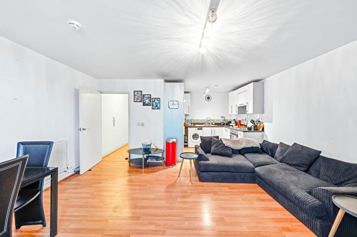 2 Bedroom Flat For Sale In High Street, London, E15