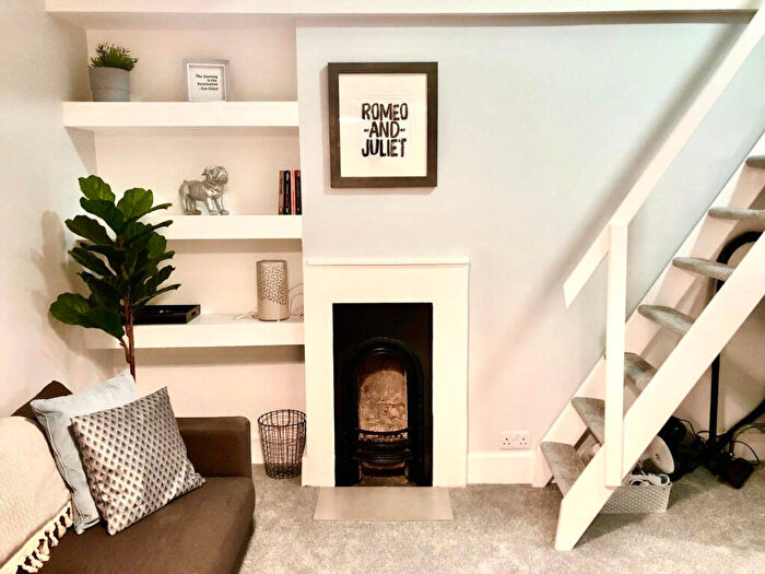 1 Bedroom Apartment To Rent In Gatteridge Street, Banbury, OX16