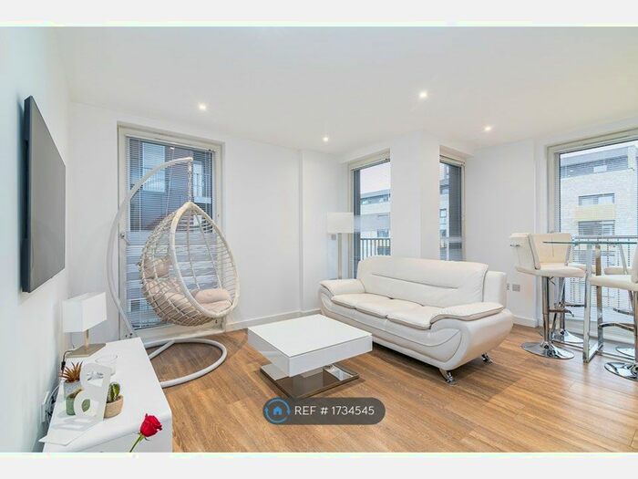 2 Bedroom Flat To Rent In Whiting Way, London, SE16