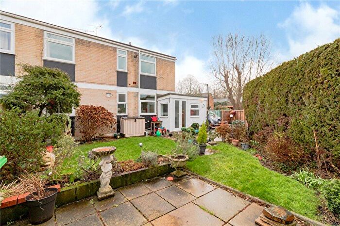 2 Bedroom Maisonette For Sale In The Myrke, Datchet, Slough, SL3