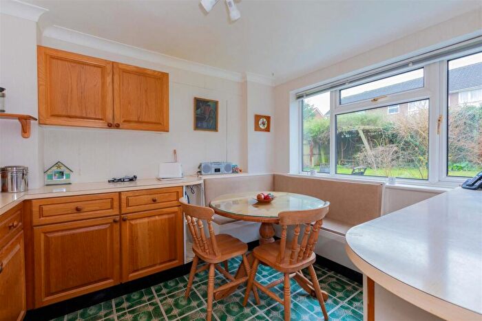 3 Bedroom Detached House For Sale In Wootton Way, Maidenhead, SL6