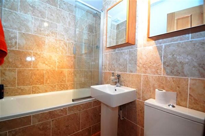 1 Bedroom Flat To Rent In Hartfield Road, Wimbledon, SW19