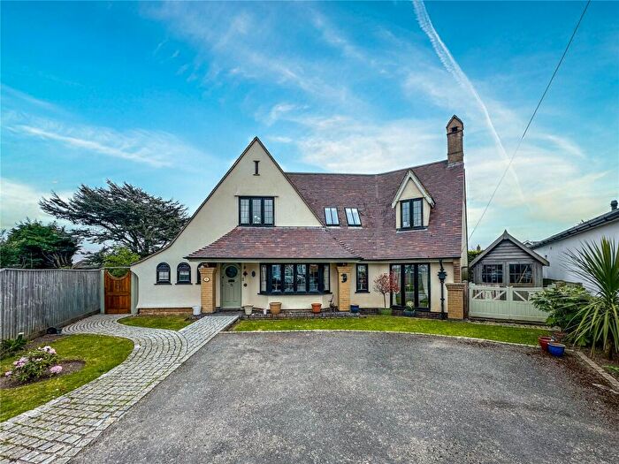 4 Bedroom Detached House For Sale In Solent Road, Bournemouth, BH6