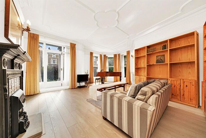 4 Bedroom Flat To Rent In Finchley Road, London, NW3