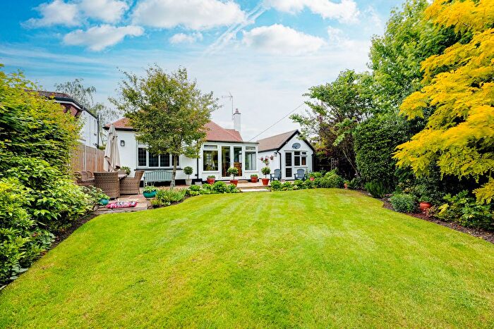 2 Bedroom Detached Bungalow For Sale In Oak Road, Rochford, SS4