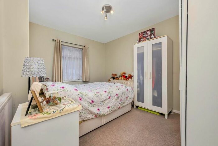 1 Bedroom Flat To Rent In Warsaw Close, Ruislip, HA4