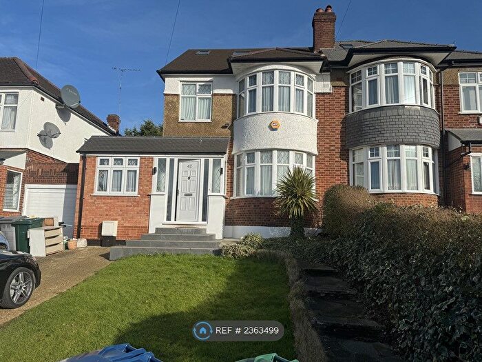 4 Bedroom Semi-Detached House To Rent In Brookside South, East Barnet, Barnet, EN4