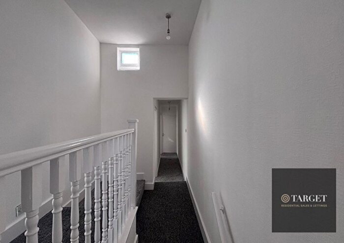 2 Bedroom Detached House To Rent In Fairfield Road, Edmonton, N18