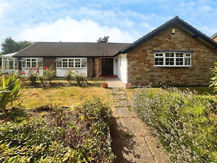 3 Bedroom Bungalow For Sale In Newshaw Lane, Hadfield, Glossop, Derbyshire, SK13