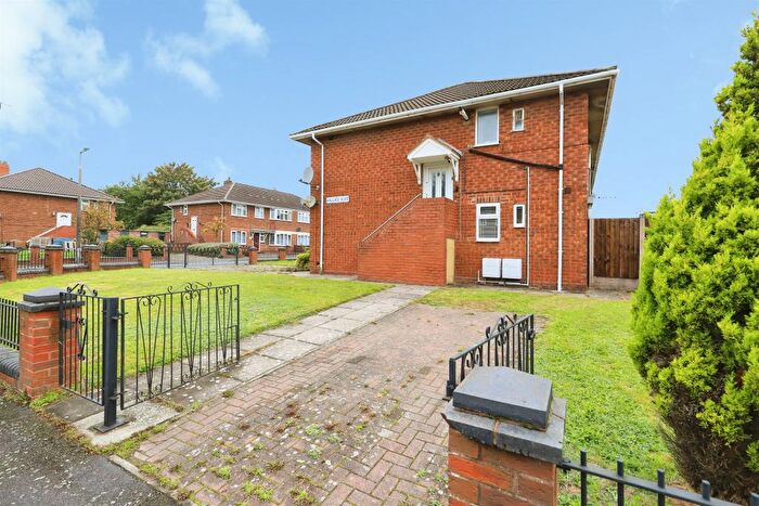 2 Bedroom Maisonette For Sale In Stirling Road, Bilston, WV14
