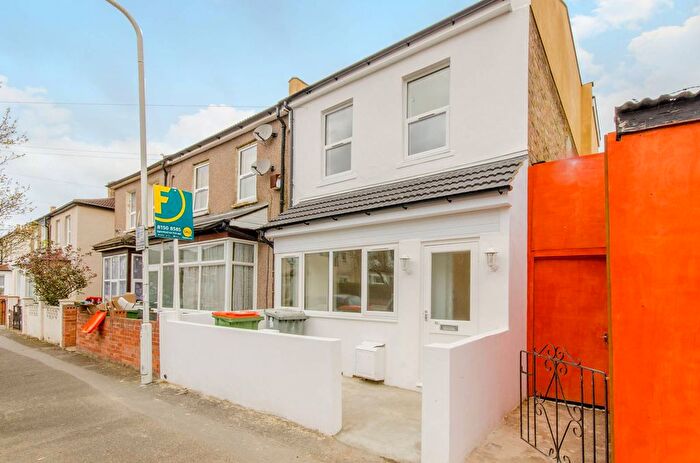 6 Bedroom Property For Sale In Buckingham Road, Stratford, London, E15