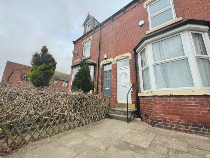 5 Bedroom Terraced House To Rent In Banstead Terrace East, Leeds, West Yorkshire, LS8