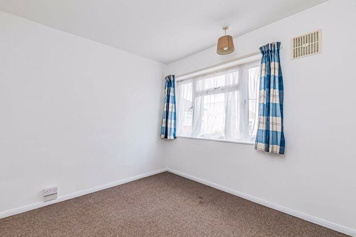 2 Bedroom Apartment To Rent In Havant Road, Farlington, PO6