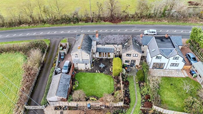 3 Bedroom End Of Terrace House For Sale In Stratford Road, Bidford-On-Avon, B50