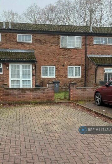 3 Bedroom Terraced House To Rent In Balmoral Close, Stevenage, SG2