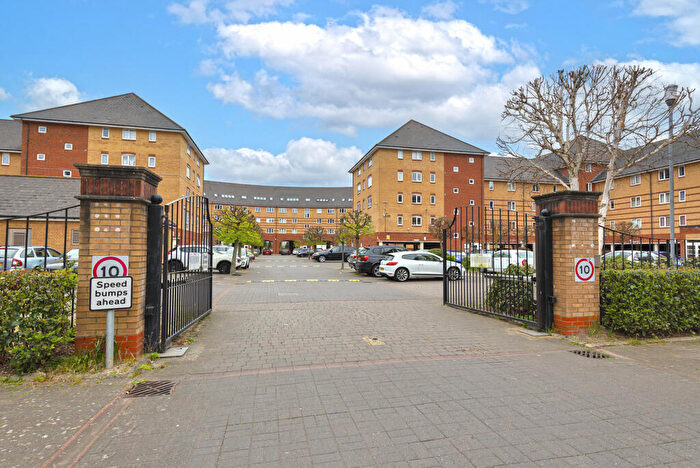 2 Bedroom Flat For Sale In Scotney Gardens, St. Peters Street, Maidstone, Kent, ME16