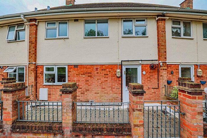 3 Bedroom Flat To Rent In Long Chaulden, Hemel Hempstead, HP1