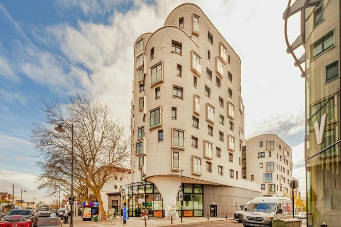 1 Bedroom Flat To Rent In Clement Avenue, London, SW4