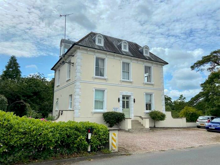 Houses for sale & to rent in TN5 6SL, Sparrows Green, Wadhurst Wadhurst