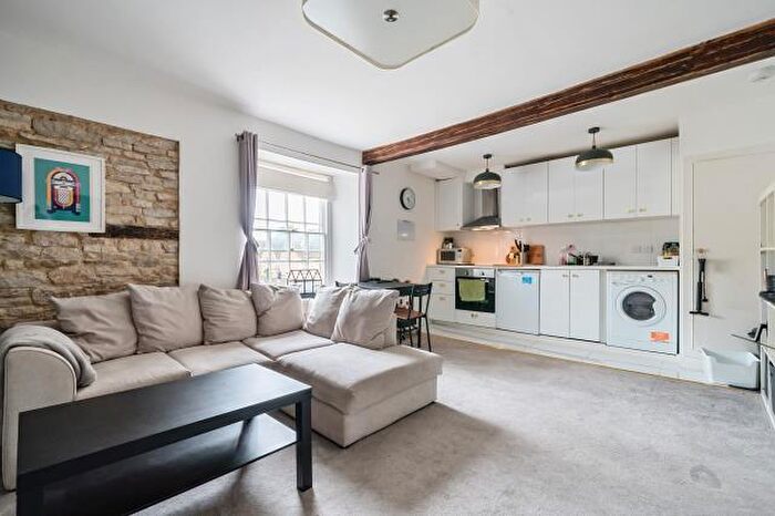 1 Bedroom Apartment For Sale In High Street, Witney, OX28
