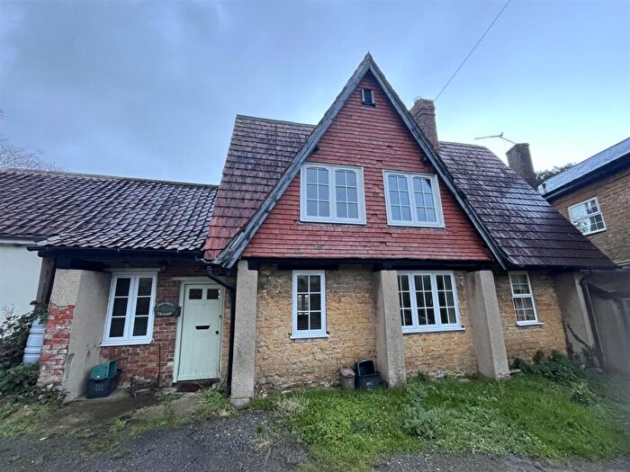 3 Bedroom Terraced House To Rent In East Street, Milborne Port, DT9